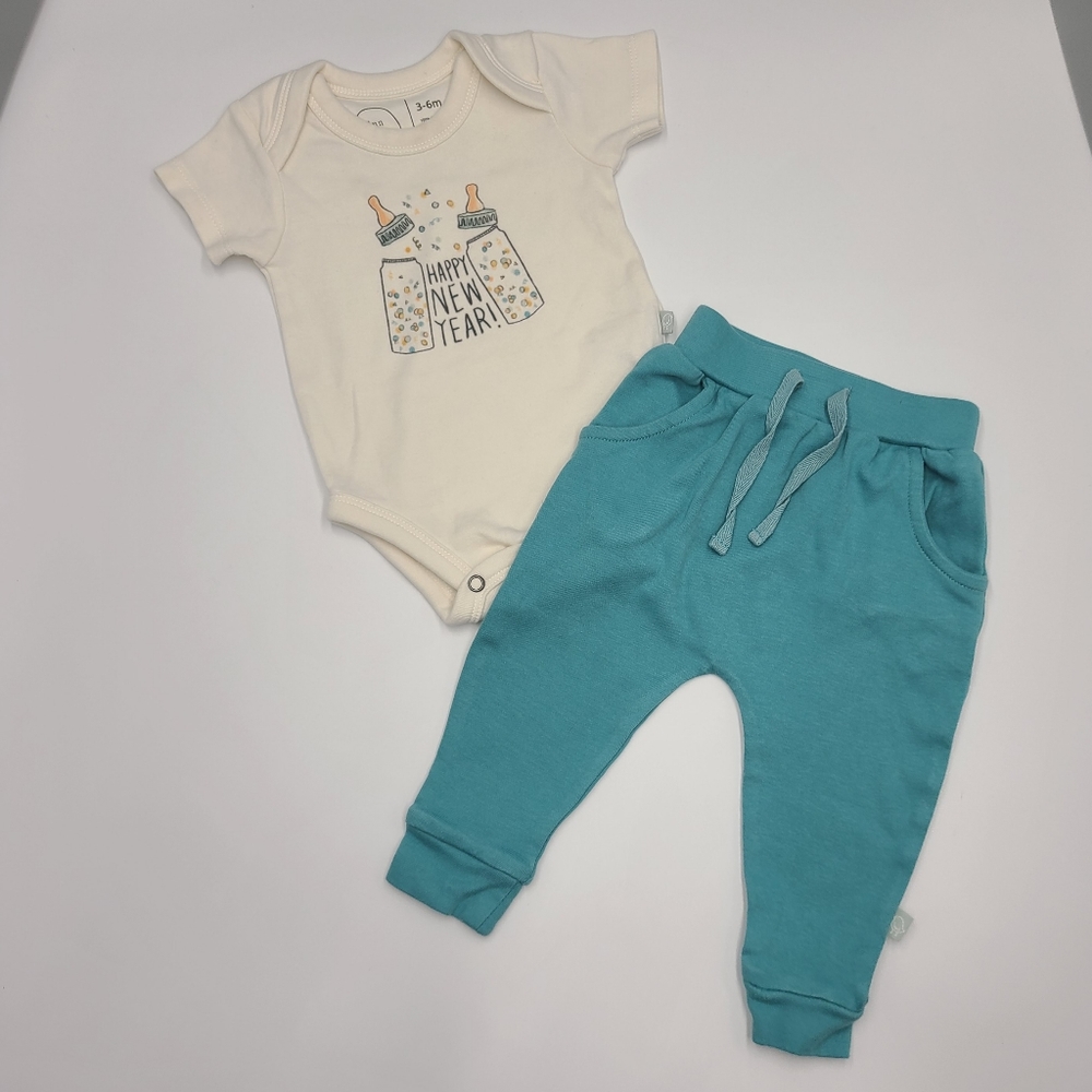 Finn + Emma New Year's outfit size 3-6 months